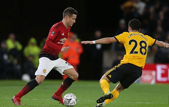 对俱乐部的 对俱乐部的